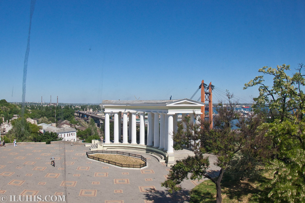 Вид на порт из Воронцовского дворца. Одесса